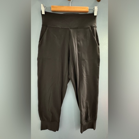 Lululemon Align Jogger Crops *23” - Size 6 - Picture 7 of 10